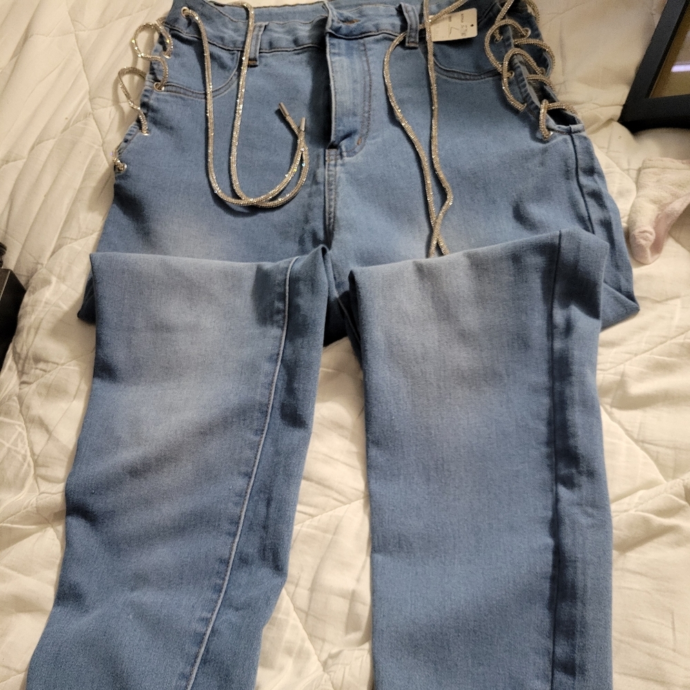 Skinny jeans with blind